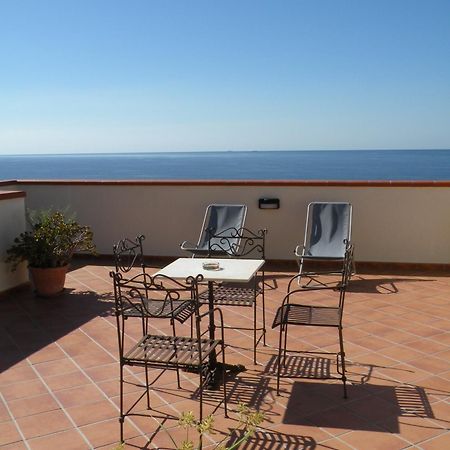 Terrazze Sul Mare Melito Di Porto Salvo Hotel Kültér fotó