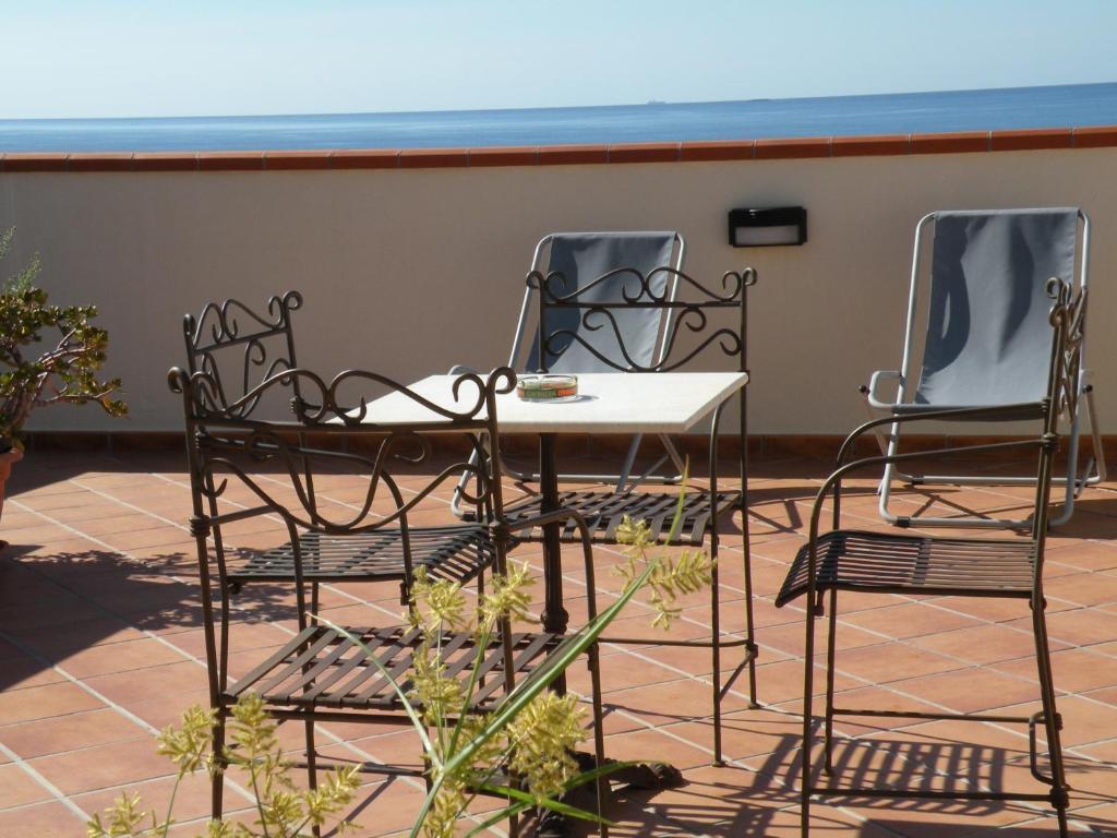 Terrazze Sul Mare Melito Di Porto Salvo Hotel Kültér fotó